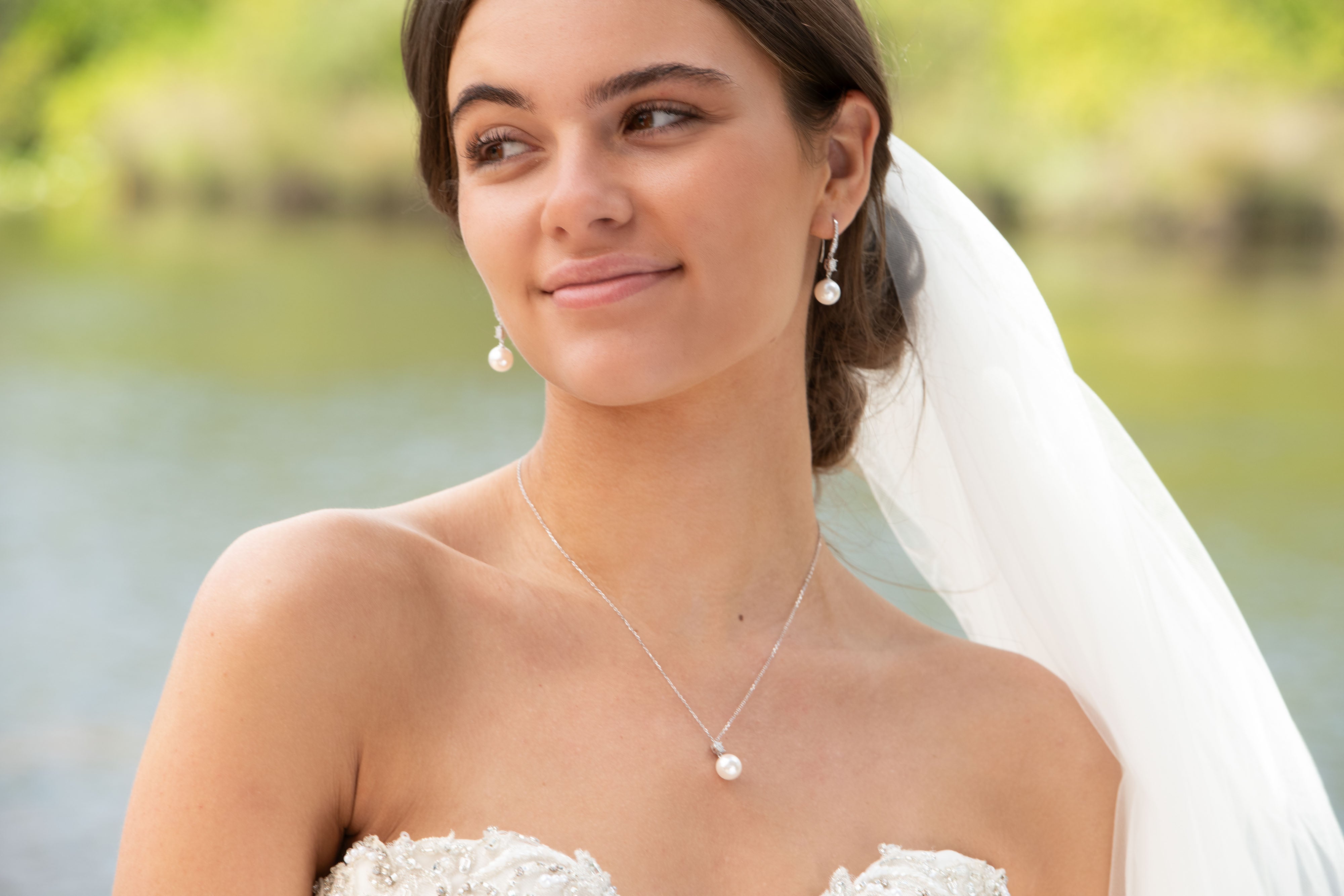 Sparkle on a Budget: How to Find Affordable Yet Quality Bridal Jewelle