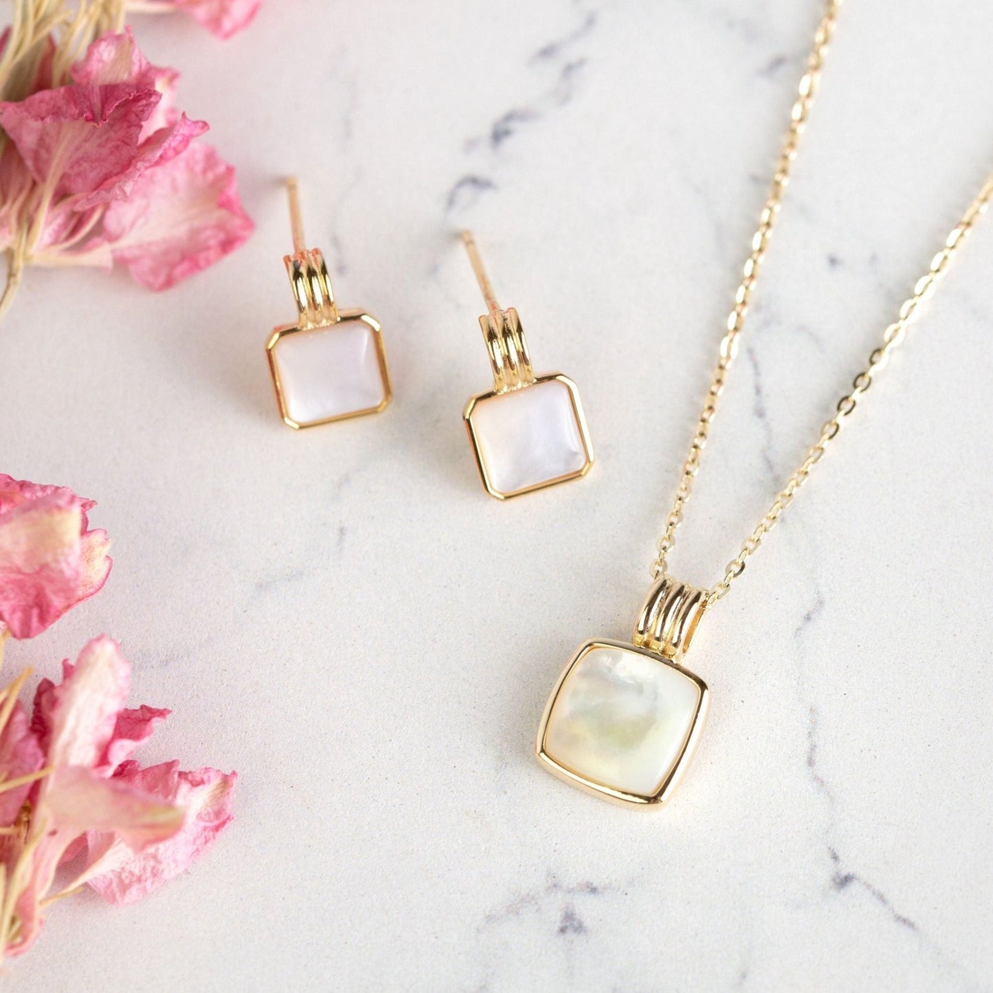 Mother of Pearl Stud Earrings and Necklace Set