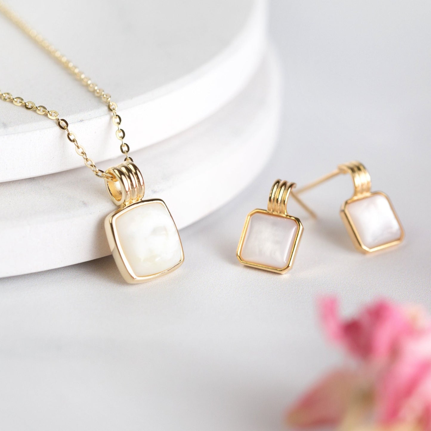 Mother of Pearl Stud Earrings and Necklace Set