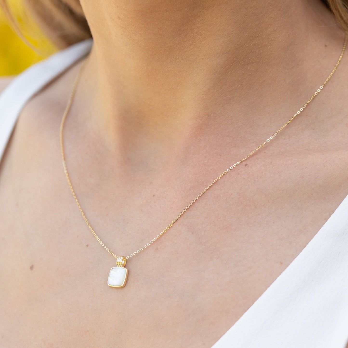 Mother of Pearl Pendant Necklace